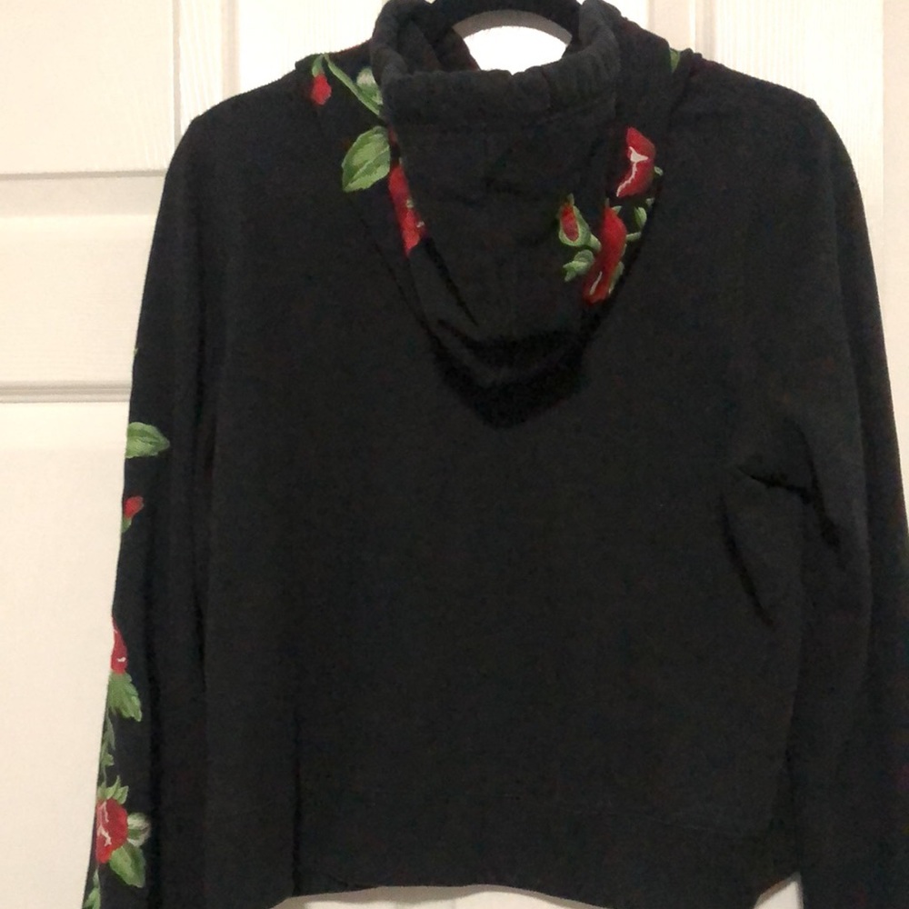 SOLD Hollister sweater - Picture 2 of 2